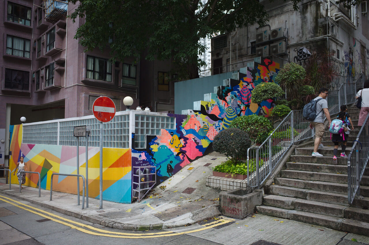 Street art par Zoie Lam à Hong Kong
